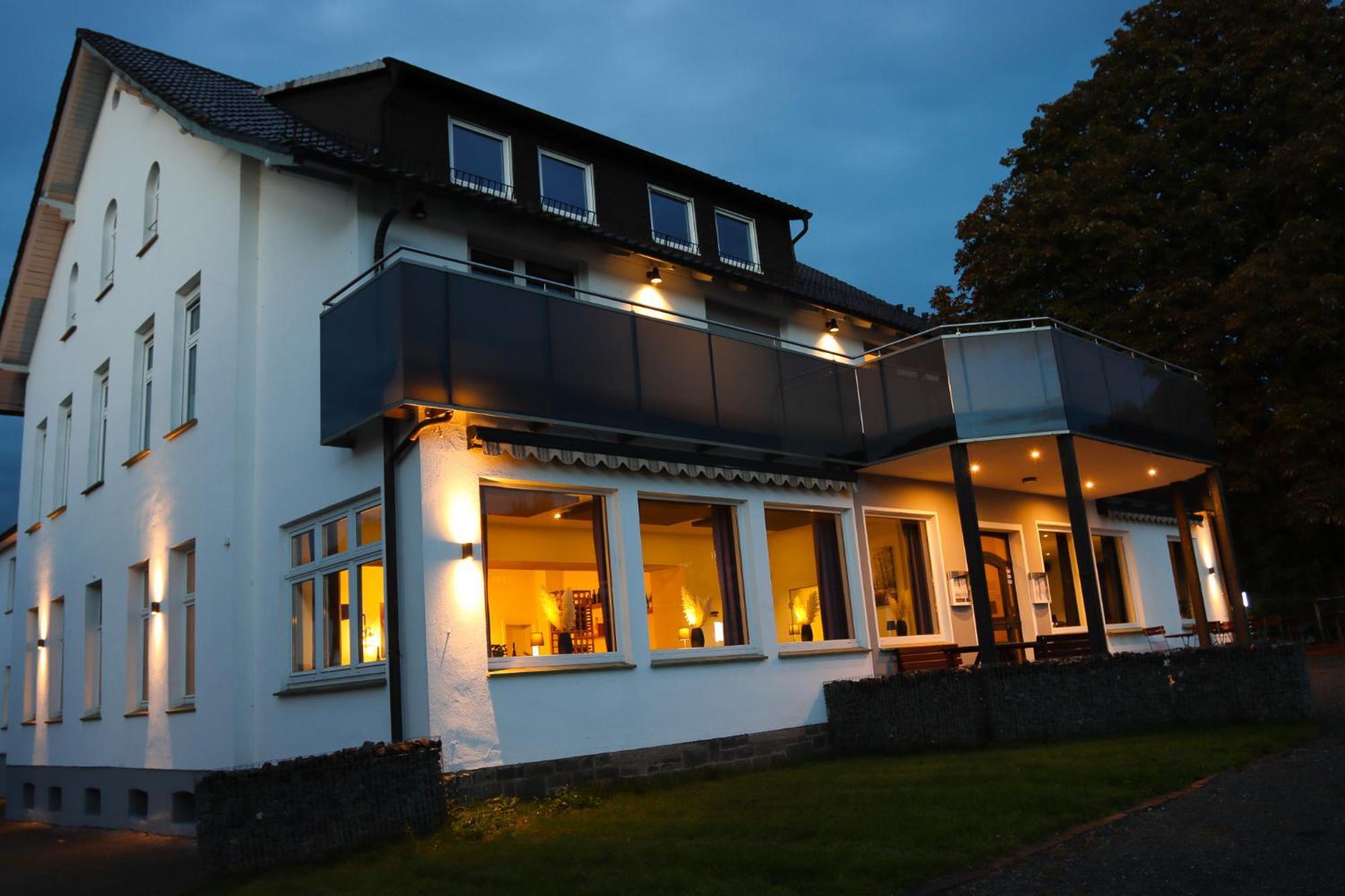 Luebkes Ferienwohnungen & Apartments Allendorf  Bagian luar foto